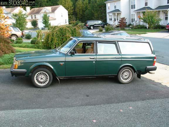 Volvo -- 83 245 DL