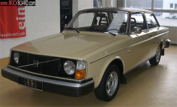 Volvo -- 1977 242 DL