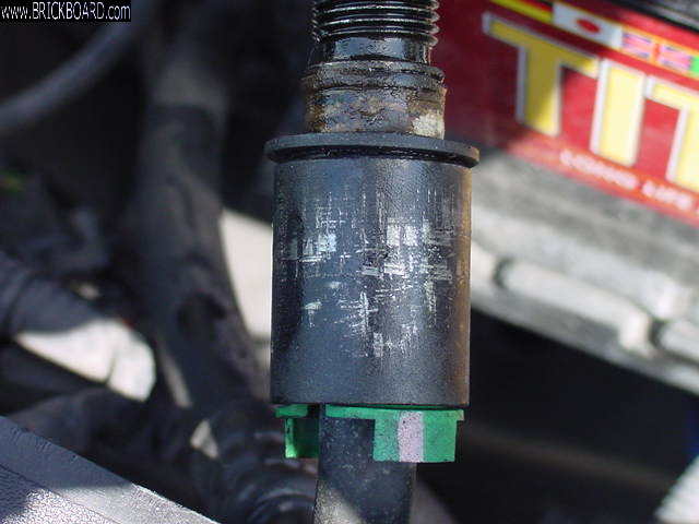 Volvo -- 1999v70 radiator oil line