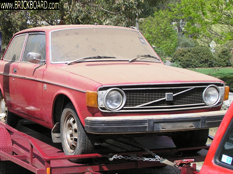 Volvo 140-160 -- 1974 142 deluxe