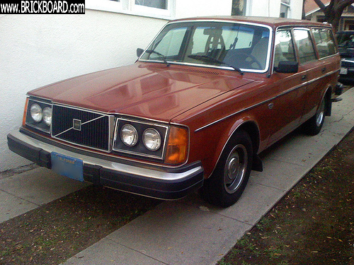 Volvo -- 1979 245 DL